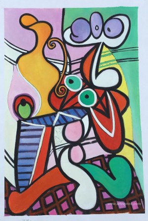 Great Still life on pedestal
